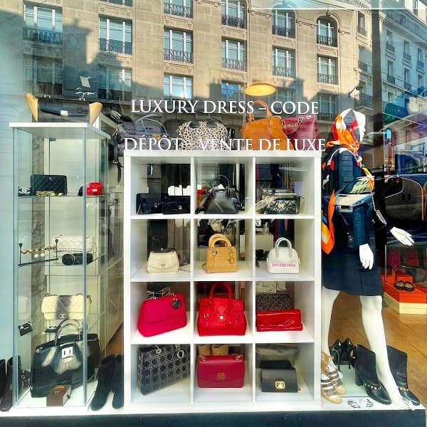 Photo de Luxury Dress Code